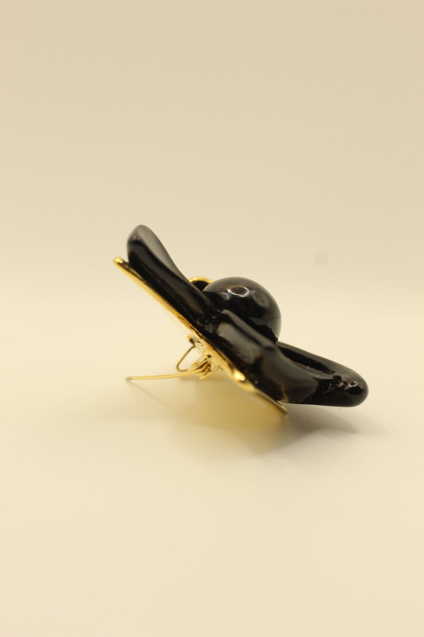 BROOCH BLACK RB