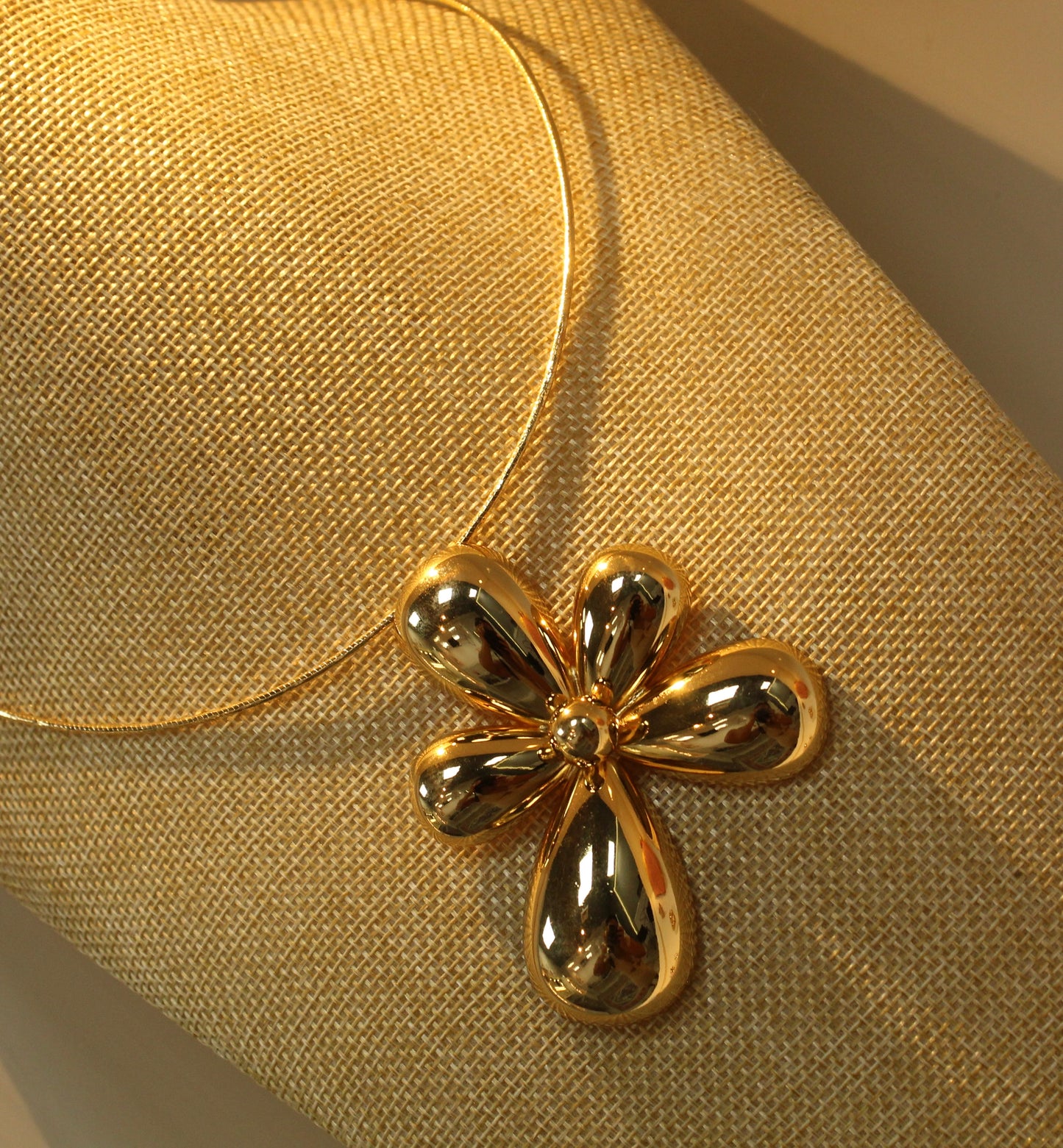 Necklace chocker flower gold 0632L