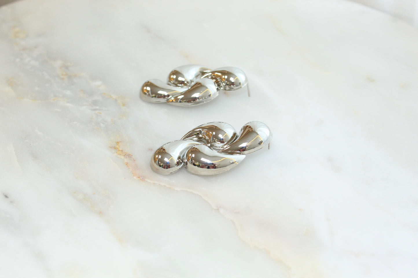 Pendiente Bia plata gota