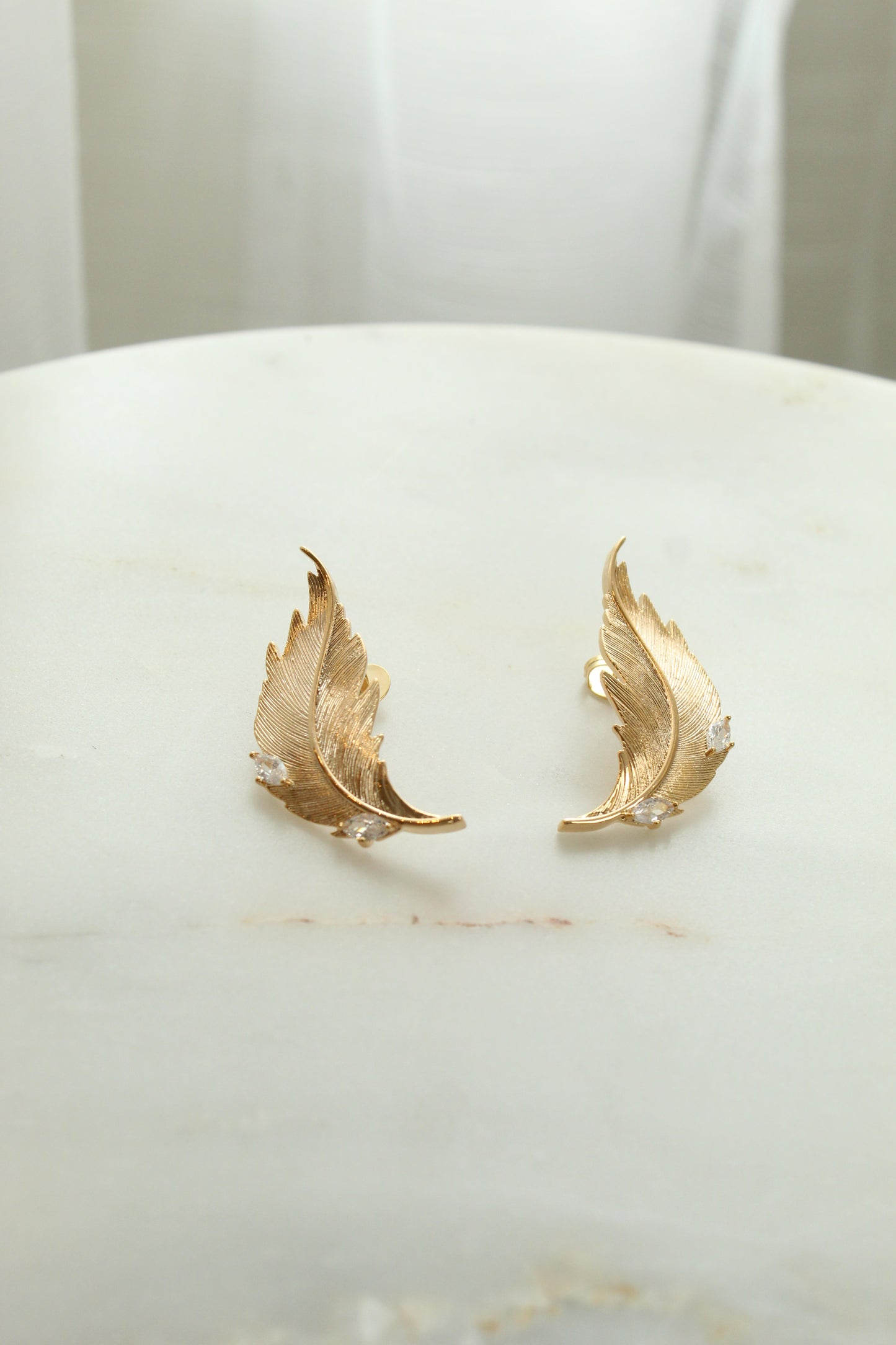 EARRING LEAF WITH ZIRCON