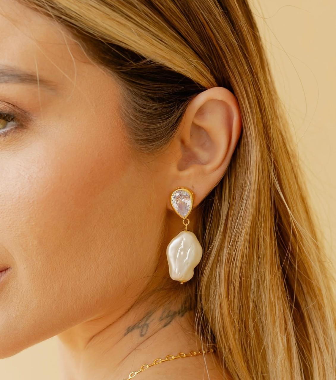 Earring Perola Barroca B/M